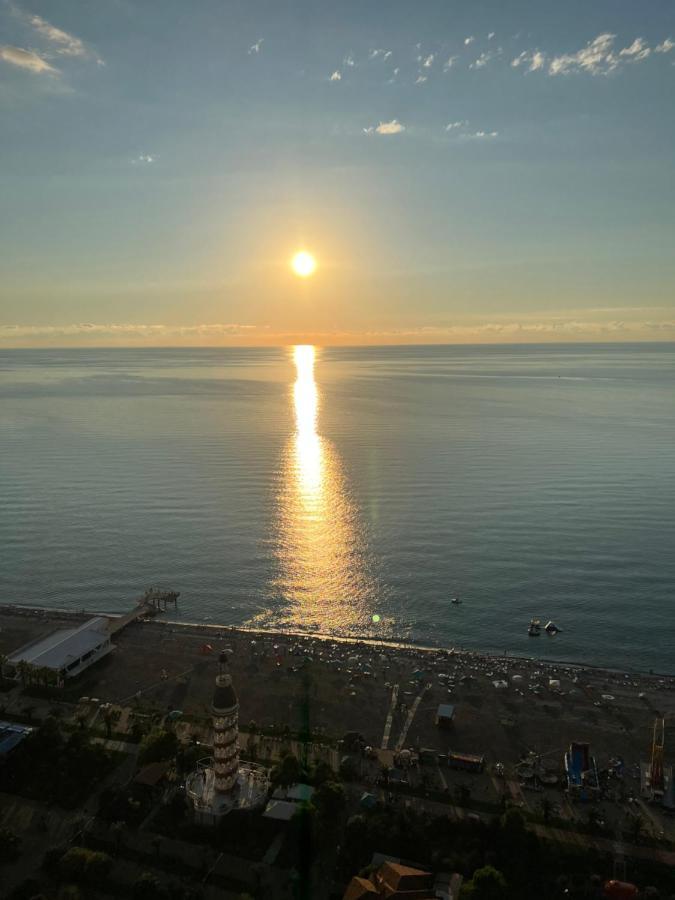 The Best Beach Aparthotel Orbi City Batumi Bagian luar foto